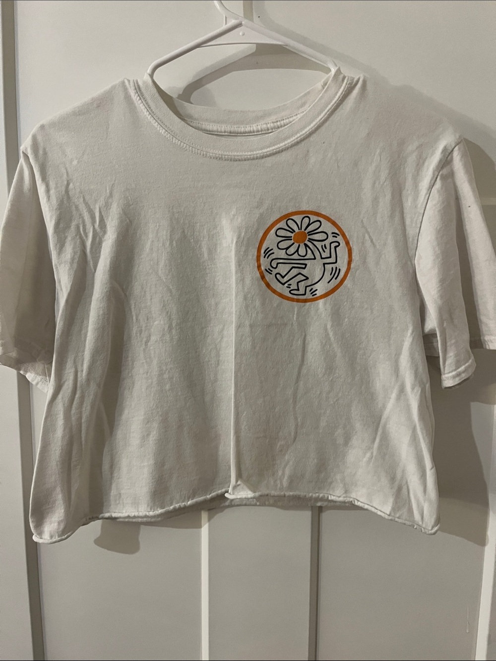 White Daisy Graphic Crop Top